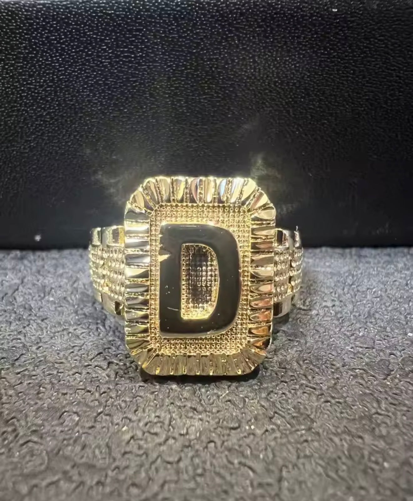 Aura Letter Ring