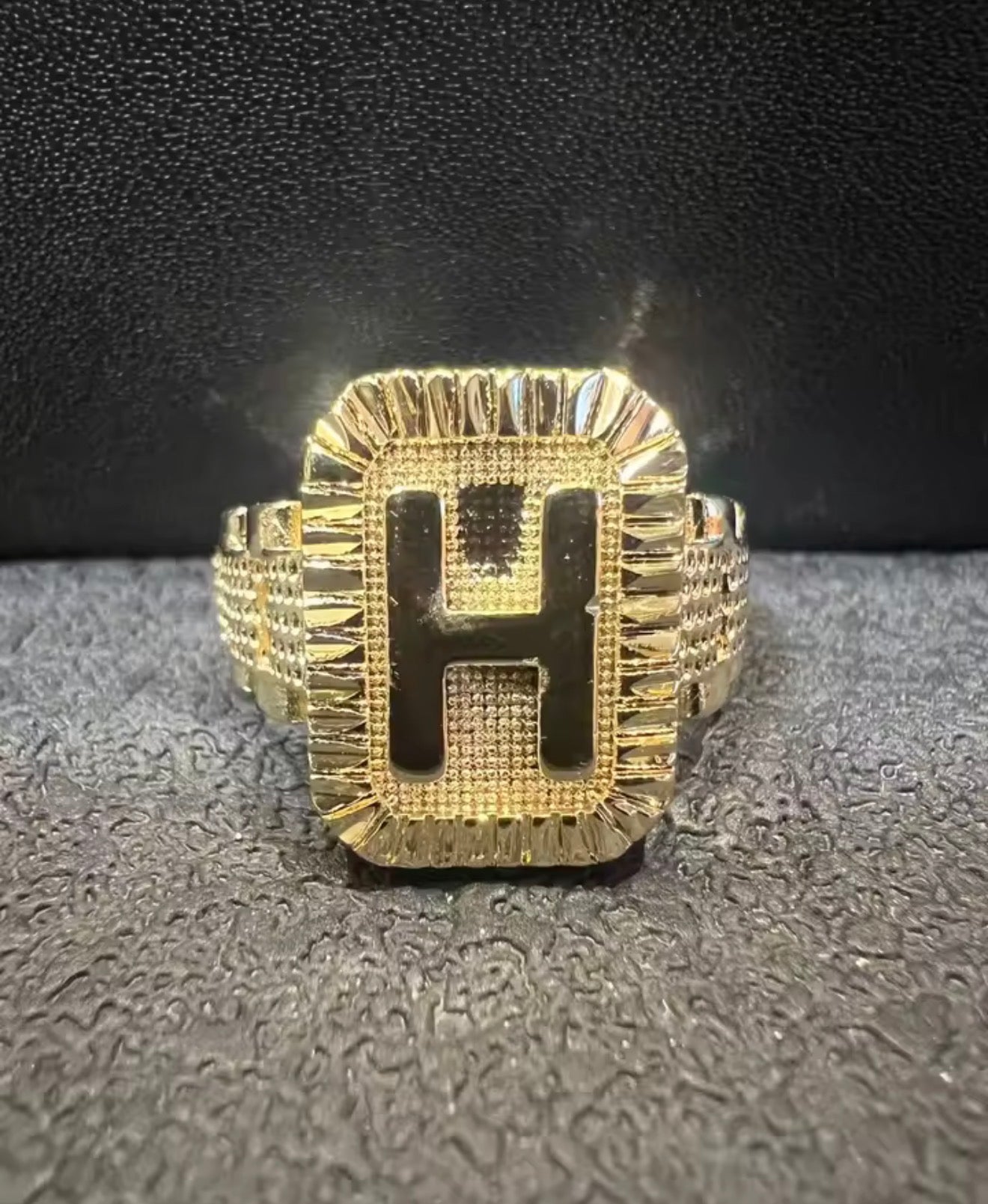 Aura Letter Ring