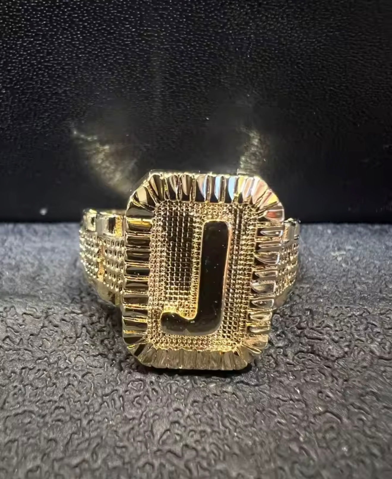 Aura Letter Ring
