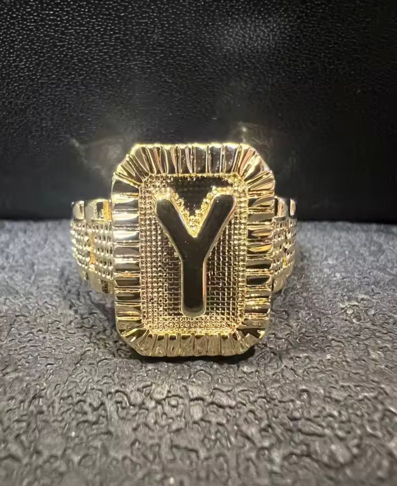 Aura Letter Ring
